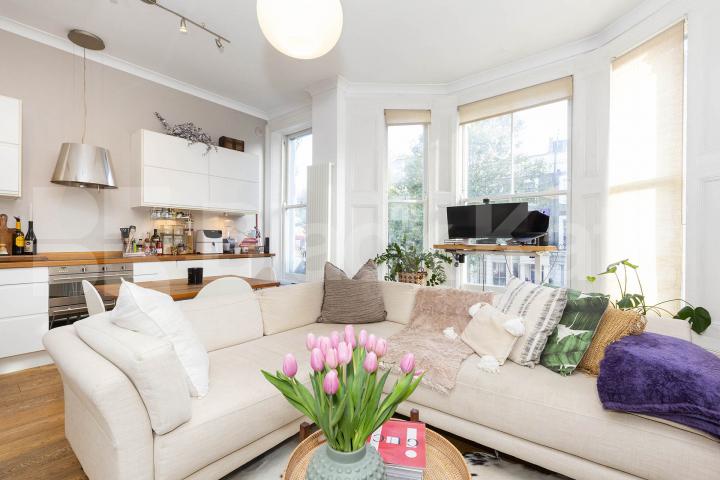 			Stunning 1 bed with study and a private roof terrace, 1 Bedroom, 1 bath, 1 reception Flat			 Ladbroke Grove, Ladbroke Grove